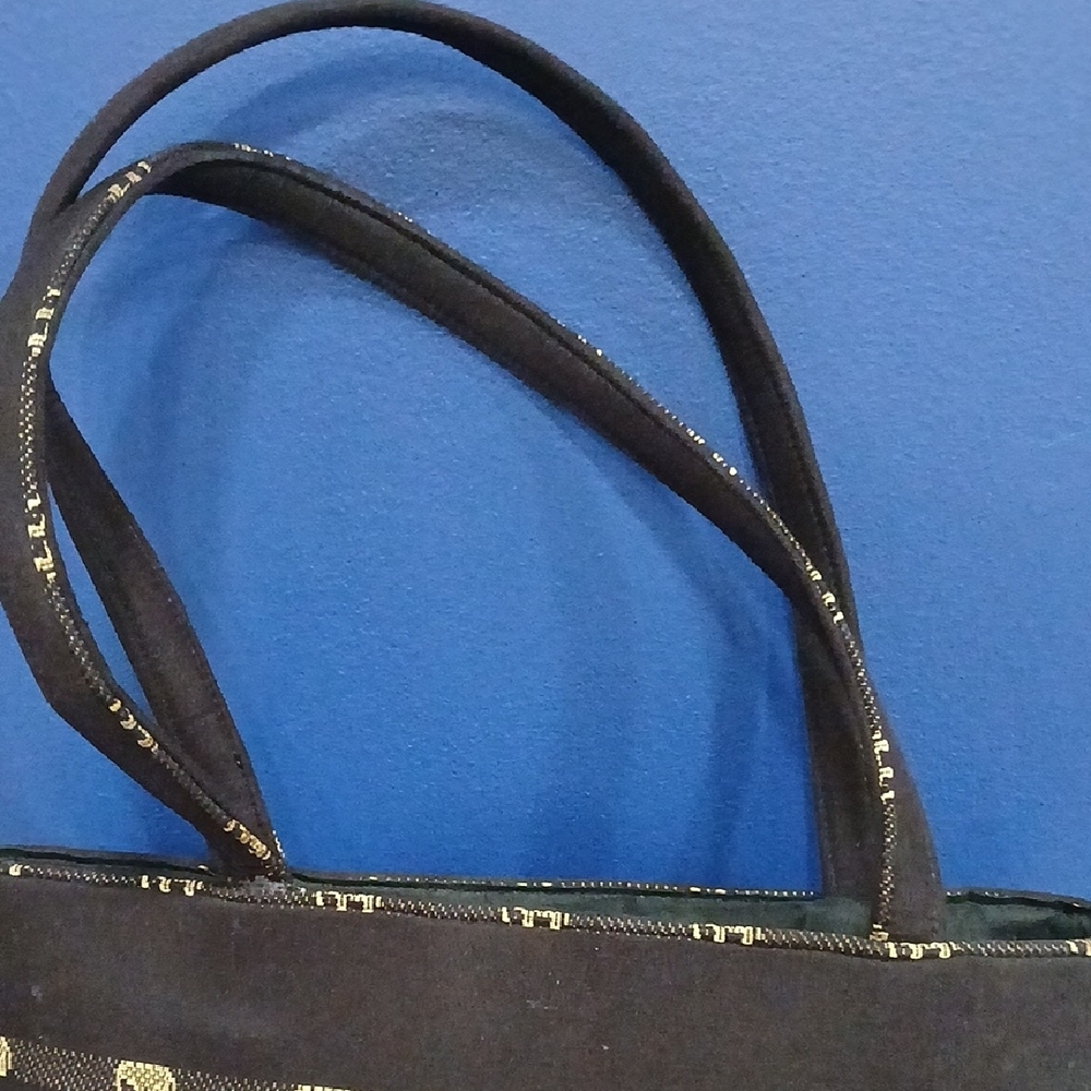 Chic Elephant Patterned Tote Bag - Picture 3 of 11